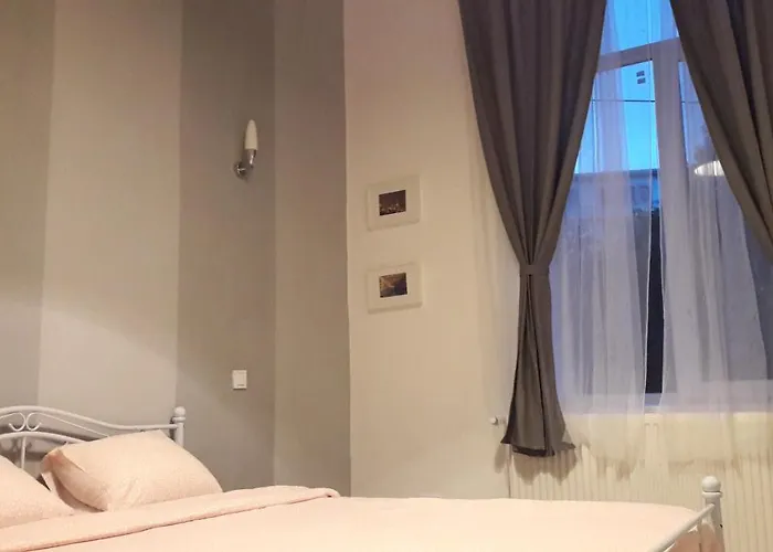 The Floor Piata Unirii Centru Vechi Bucareste